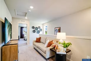 892 Sifuentez Ct, Woodburn, OR 97071 - Photo 18