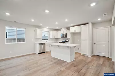 740 Merriott Ln, Woodburn, OR 97071 - Photo 8