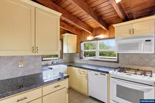 5623 SW Boundary St, Portland, OR 97221 - Photo 8