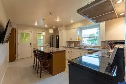 925 6th Av SW, Albany, OR 97321 - Photo 10