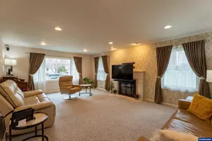 925 6th Ave SW, Albany, OR 97321 - Photo 6