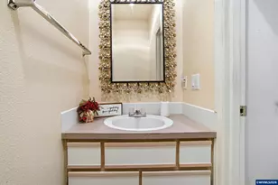 1544 Madelyn Ave SE, Salem, OR 97306 - Photo 12