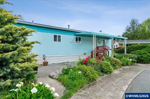 1418 Pine St, Silverton, OR 97381 - Photo 2