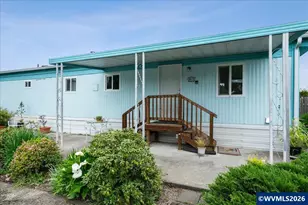 1418 Pine St, Silverton, OR 97381 - Photo 2
