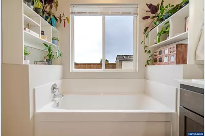 2400 W 15th Av, Junction City, OR 97448 - Photo 20