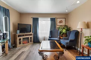 1090 15th St NE, Salem, OR 97301 - Photo 8