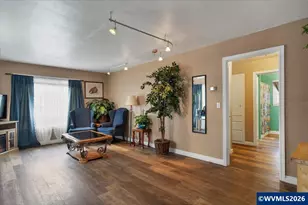 1090 15th St NE, Salem, OR 97301 - Photo 6