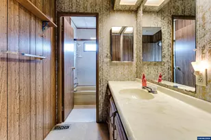 82274 River Dr, Creswell, OR 97426 - Photo 16