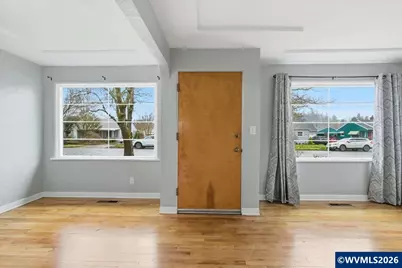 1084 24th St NE, Salem, OR 97301 - Photo 8