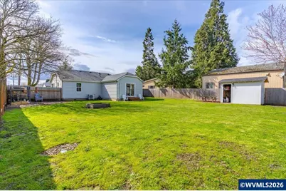 212 Picture St, Independence, OR 97351 - Photo 32