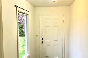 825 Treewood Ln SE, Salem, OR 97317 - Photo 2