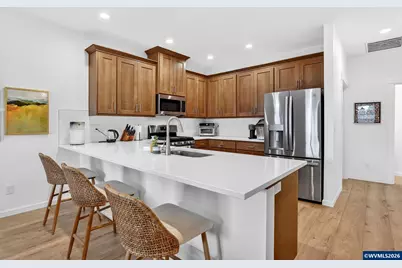 872 Laurel Pl, Silverton, OR 97381 - Photo 8