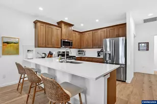 872 Laurel Pl, Silverton, OR 97381 - Photo 8