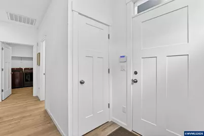 872 Laurel Pl, Silverton, OR 97381 - Photo 4