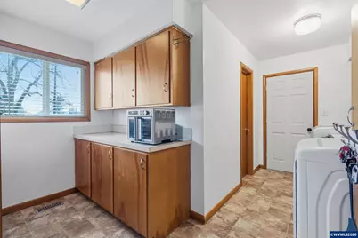 765 13th Av SE, Albany, OR 97322 - Photo 24