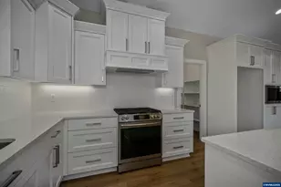 760 Emily Grace Ct SE, Salem, OR 97306 - Photo 22