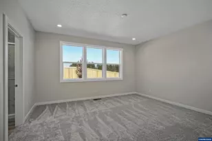 760 Emily Grace Ct SE, Salem, OR 97306 - Photo 30