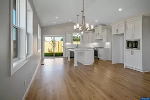760 Emily Grace Ct SE, Salem, OR 97306 - Photo 14