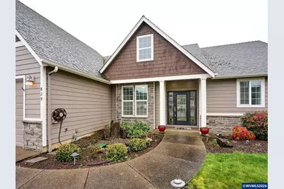 829 Pioneer Dr, Silverton, OR 97381 - Photo 2