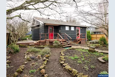 216 S James St, Silverton, OR 97381 - Photo 24