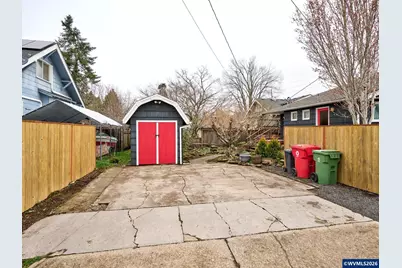 216 S James St, Silverton, OR 97381 - Photo 26