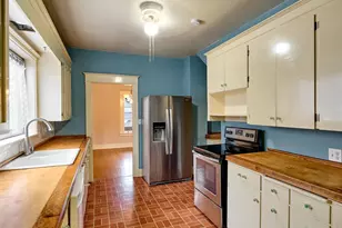 216 S James St, Silverton, OR 97381 - Photo 10