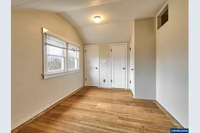 216 S James St, Silverton, OR 97381 - Photo 16