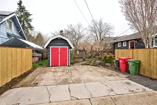 216 S James St, Silverton, OR 97381 - Photo 30