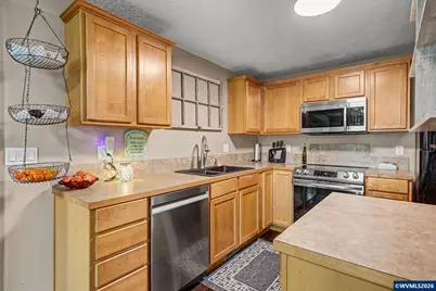 651 Loree Pl, Jefferson, OR 97352 - Photo 12