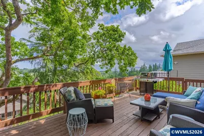 2737 Fillmore Av NW, Salem, OR 97304 - Photo 40