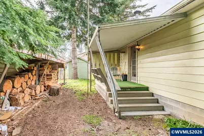 304 Moyer St, Brownsville, OR 97327 - Photo 32