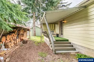 304 Moyer St, Brownsville, OR 97327 - Photo 32