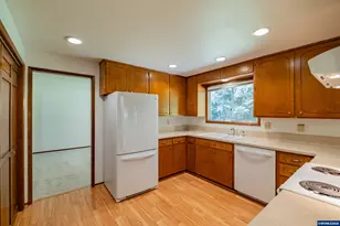 3576 Terrace Dr NW, Albany, OR 97321 - Photo 18