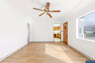 320 Juniper St, Sweet Home, OR 97386 - Photo 8