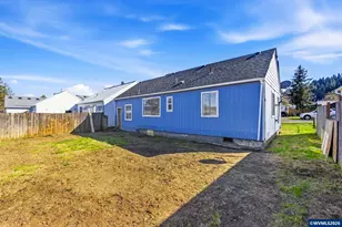 320 Juniper St, Sweet Home, OR 97386 - Photo 20