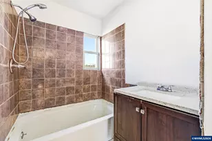 320 Juniper St, Sweet Home, OR 97386 - Photo 16