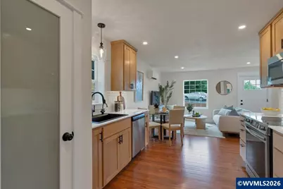 319 SW Church St, Dallas, OR 97338 - Photo 18