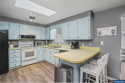 171 NW Douglas St, Dallas, OR 97338 - Photo 12