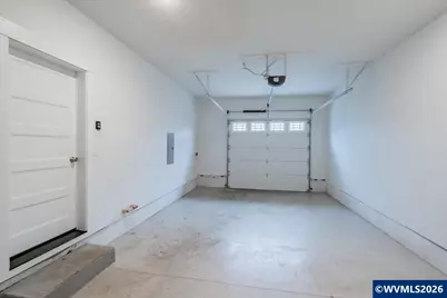 66 N 8th St, Lebanon, OR 97355 - Photo 22