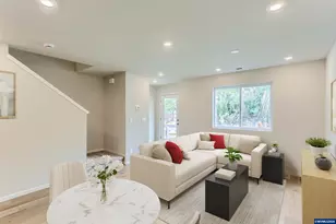 862 Sifuentez Ct, Woodburn, OR 97071 - Photo 8