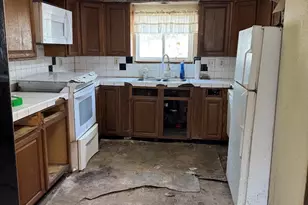 40121 Lacomb Dr, Lebanon, OR 97355 - Photo 4