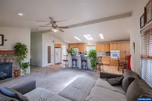 1606 11th Ave, Sweet Home, OR 97386 - Photo 4