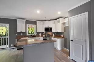 4849 San Francisco Dr NE, Salem, OR 97305 - Photo 6