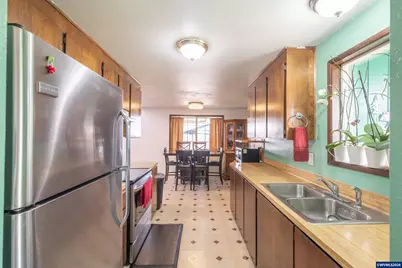 2629 S 9th St, Lebanon, OR 97355 - Photo 8