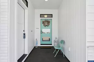 5927 Evangelista St S, Salem, OR 97306 - Photo 4