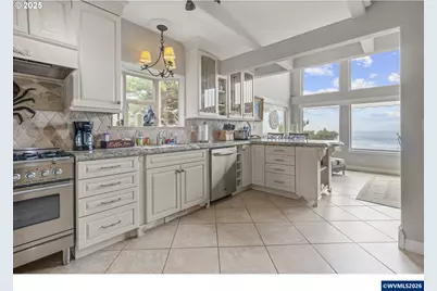 2325 SW Bard Loop Lp, Lincoln City, OR 97367 - Photo 4