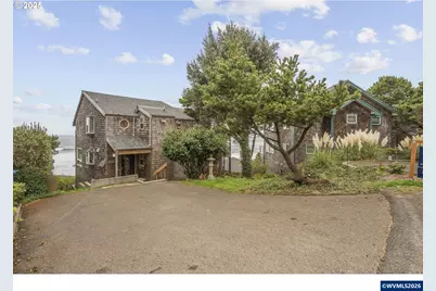 2325 SW Bard Loop Lp, Lincoln City, OR 97367 - Photo 2