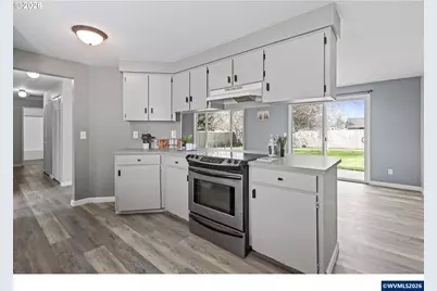 127 SW Poplar Ct, McMinnville, OR 97128 - Photo 8