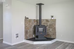 127 SW Poplar Ct, McMinnville, OR 97128 - Photo 14