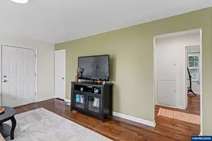 1098 SW 13th Ave, Albany, OR 97321 - Photo 8